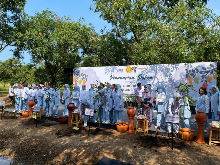 Penanaman Pohon Mangga Bersama Ibu Wakil Presiden di Indramayu 2025
